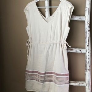 super cute cream sinch dress!